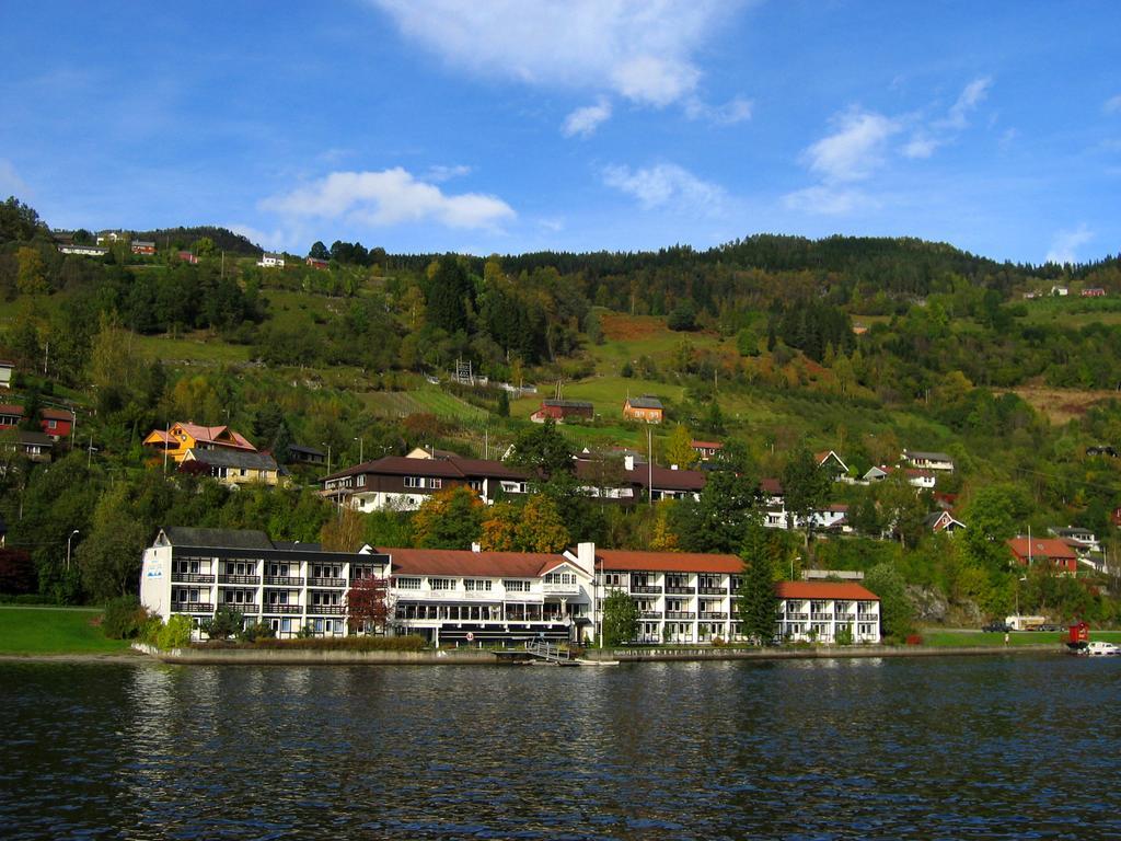 Strand Fjordhotel Ульвик Екстер'єр фото