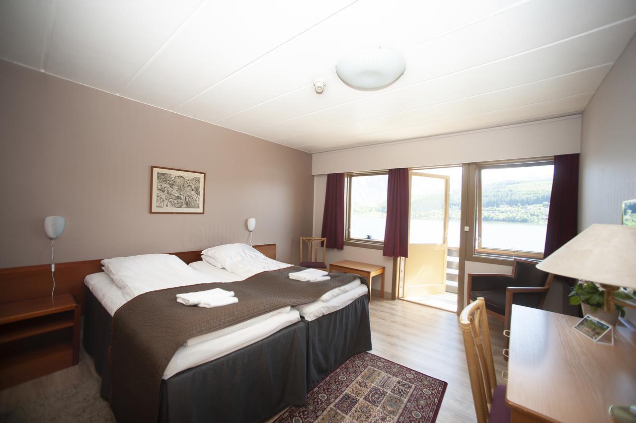 Strand Fjordhotel Ульвик Екстер'єр фото