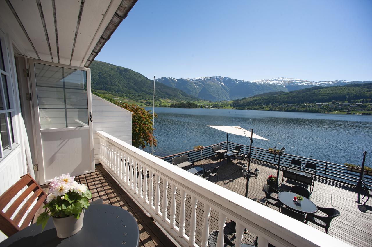 Strand Fjordhotel Ульвик Екстер'єр фото