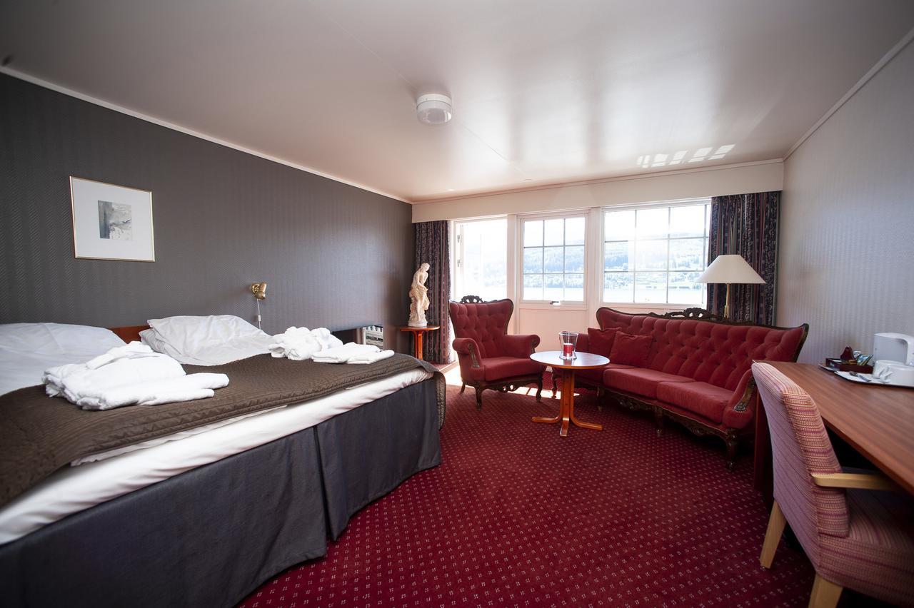 Strand Fjordhotel Ульвик Екстер'єр фото
