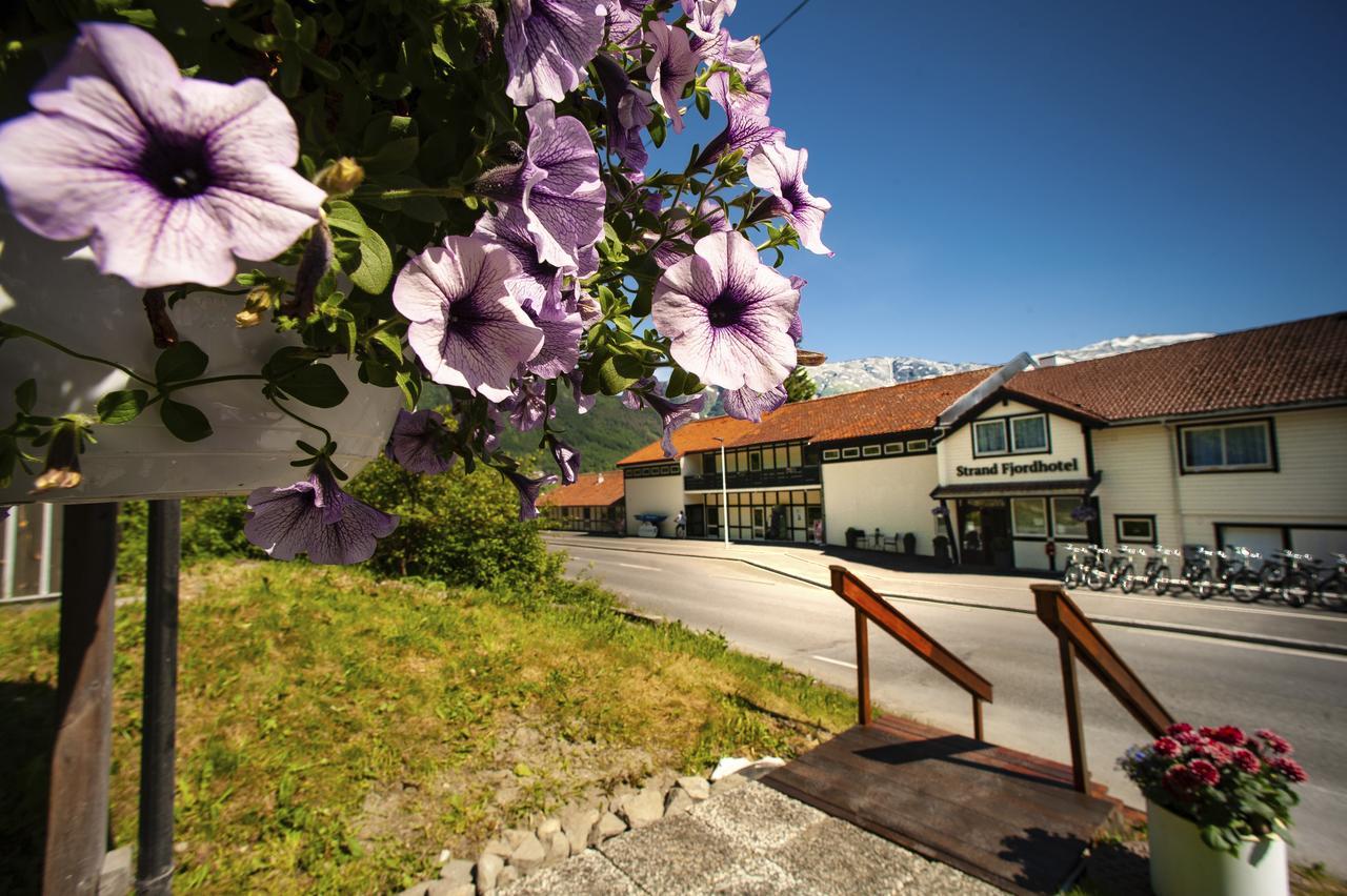Strand Fjordhotel Ульвик Екстер'єр фото